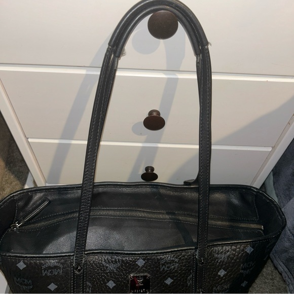 **SOLD** MCM Anya Top Zip Shopper in Visetos - Picture 4 of 12